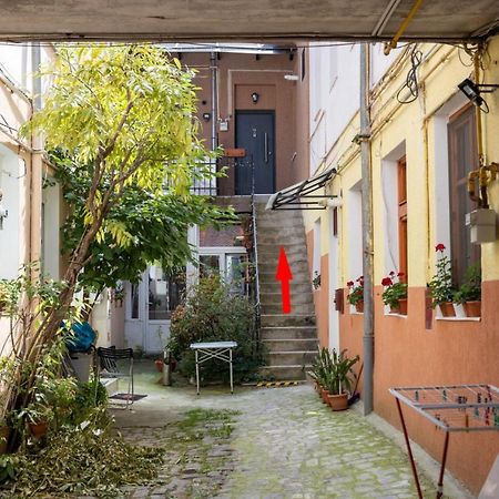 The Bear'S Den In Old City Centre Brasov Luaran gambar